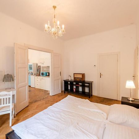 Frida Apartman Bratislava Esterno foto